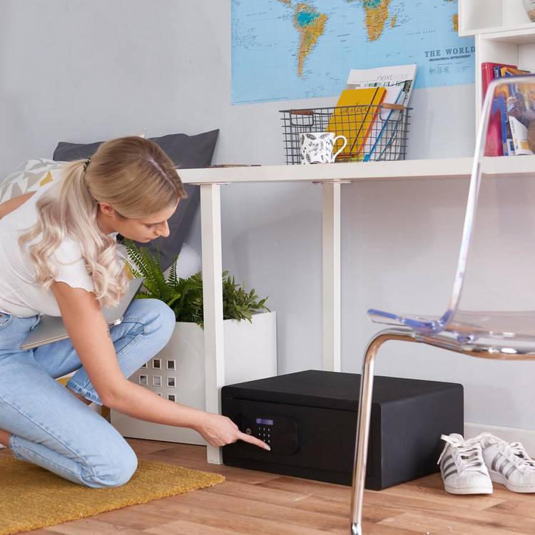 Yale Digital Laptop Safe 48cm, imported from the UK
