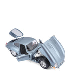 Bburago 1961 Jaguar E Coupe 1:18 die-cast model - British product