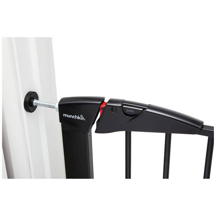 Munchkin Lindam Maxi safety gate black pressure fit - British brand