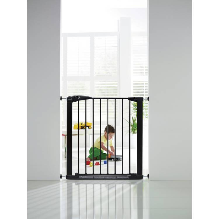 Munchkin Lindam Maxi safety gate black pressure fit - British brand