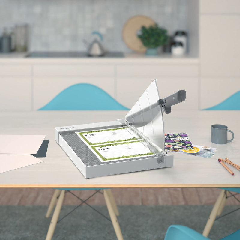 Leitz A4 paper cutter 8 sheets home office UK version