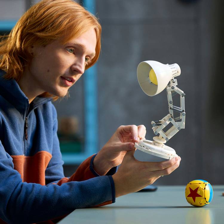 LEGO Luxo Jr. building set 613 pieces, UK version