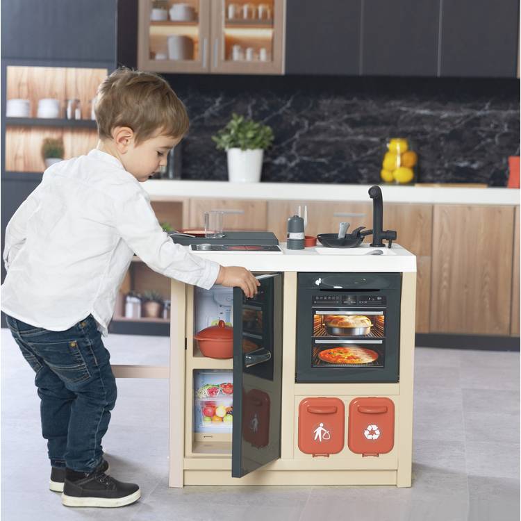 Smoby kitchen island roleplay toy with 23 accessories, imported from the UK