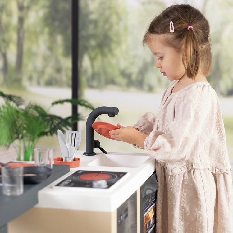 Smoby kitchen island roleplay toy with 23 accessories, imported from the UK