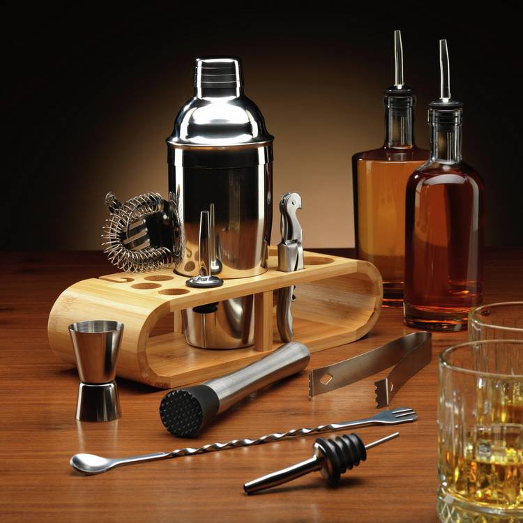 Menkind 12 piece cocktail set on wooden stand, UK version