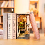 Rolife Sakura Densya Book Nook with LED night light, UK version