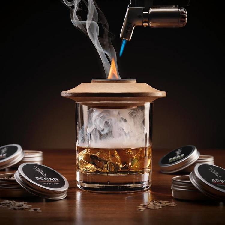 Menkind whisky smoker kit with wood chips, UK version
