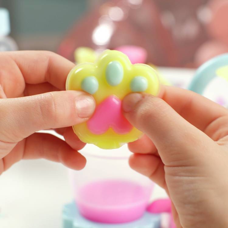 Squish Squish DIY Squishy Factory, UK version