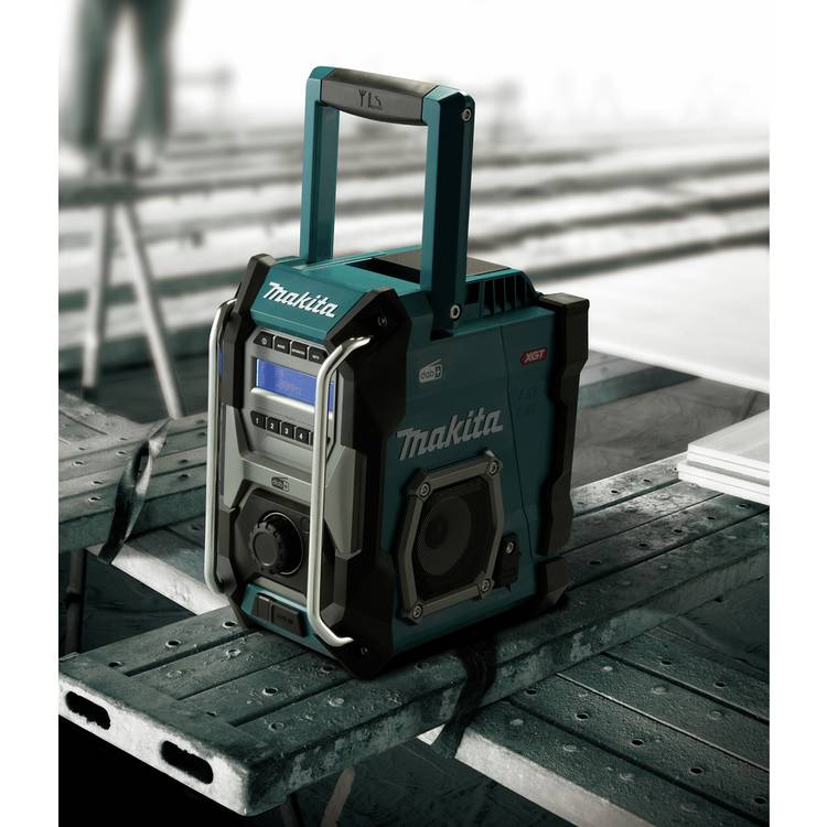 Makita DAB radio sturdy model, imported from the UK