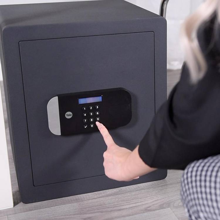 Yale 35cm digital security safe, UK version