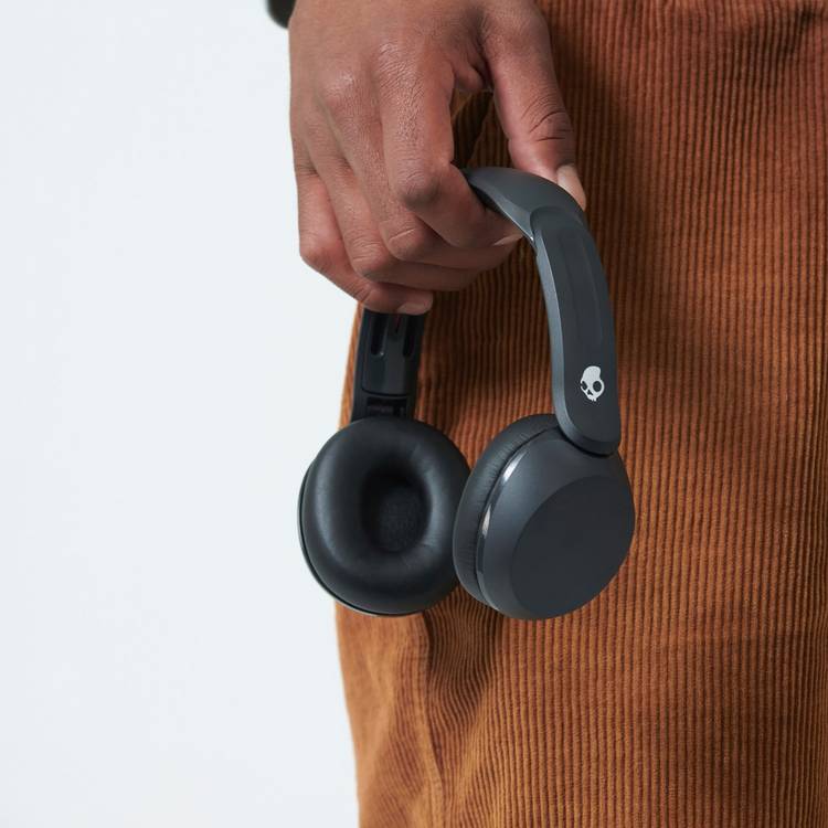 Skullcandy on-ear wireless headphones True Black (British brand)