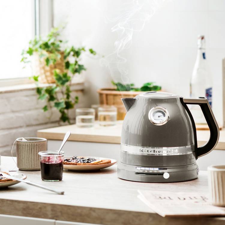 KitchenAid Artisan Kettle Medallion Silver 1.5L - British product