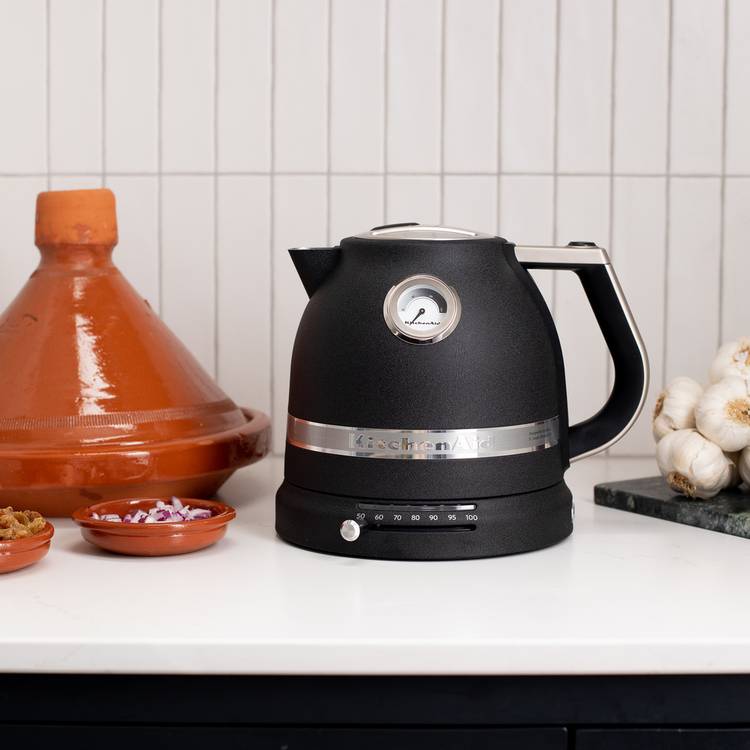 KitchenAid Artisan Kettle cast iron black 1.5L, UK version
