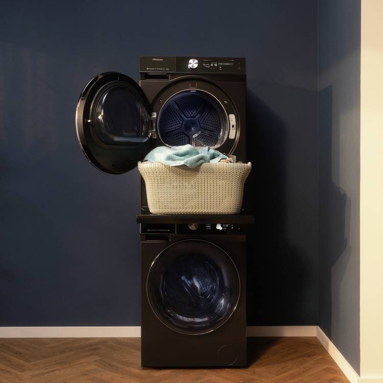 Hisense black laundry stacking kit - British product