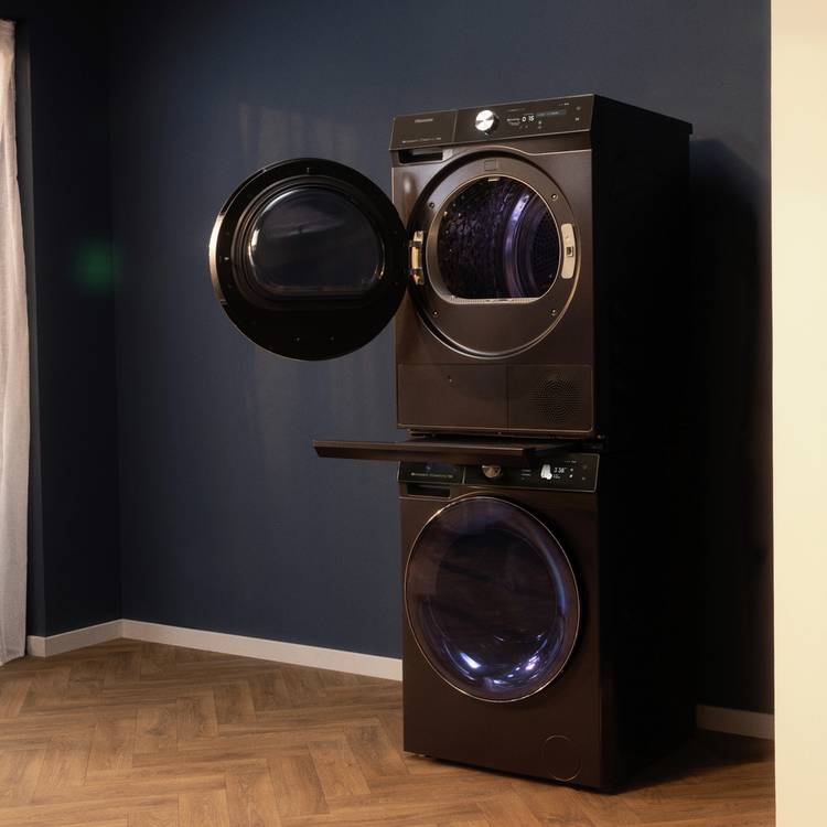 Hisense black laundry stacking kit - British product