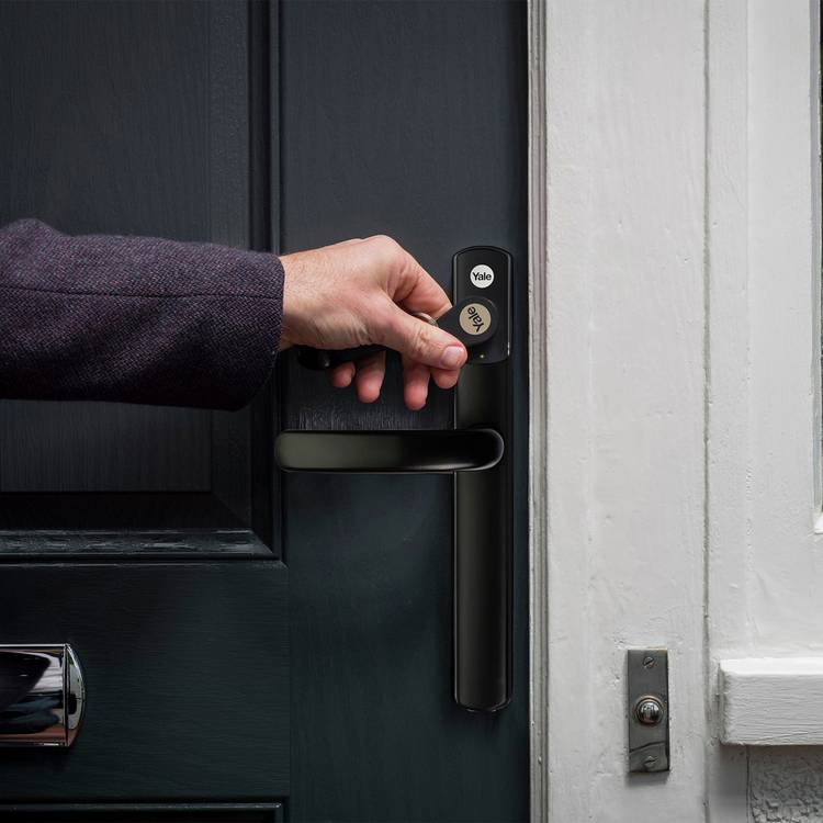 Yale Conexis L2 smart lock Black, UK version