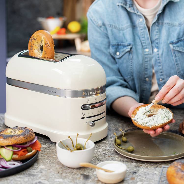 KitchenAid Artisan 2 Slice Toaster Almond Cream (British brand)