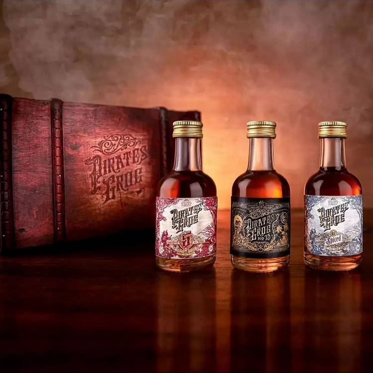 Pirate's Grog original rum miniatures gift set, UK version