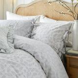 Wylder reversible white bedding set double, imported from the UK