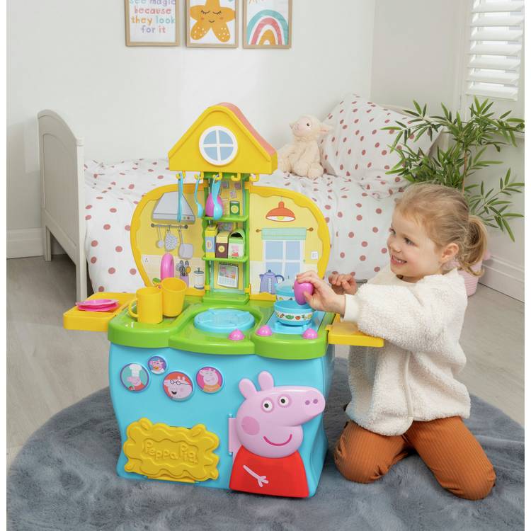 Peppa Pig kitchen roleplay playset, imported from the UK