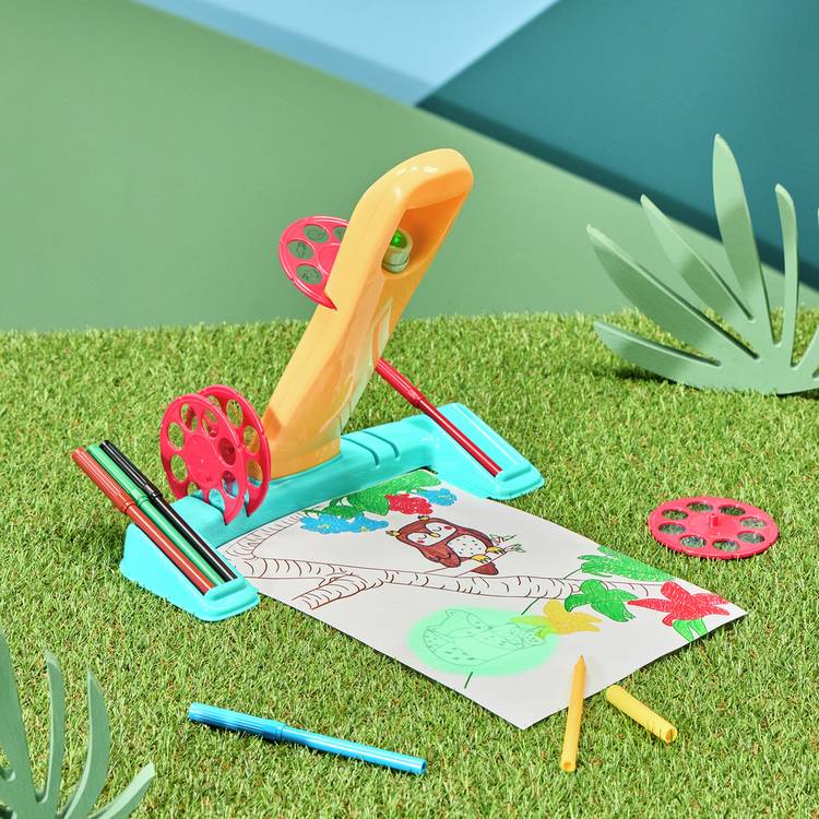 Chad Valley Studio Tracer toy projector for kids (British brand)
