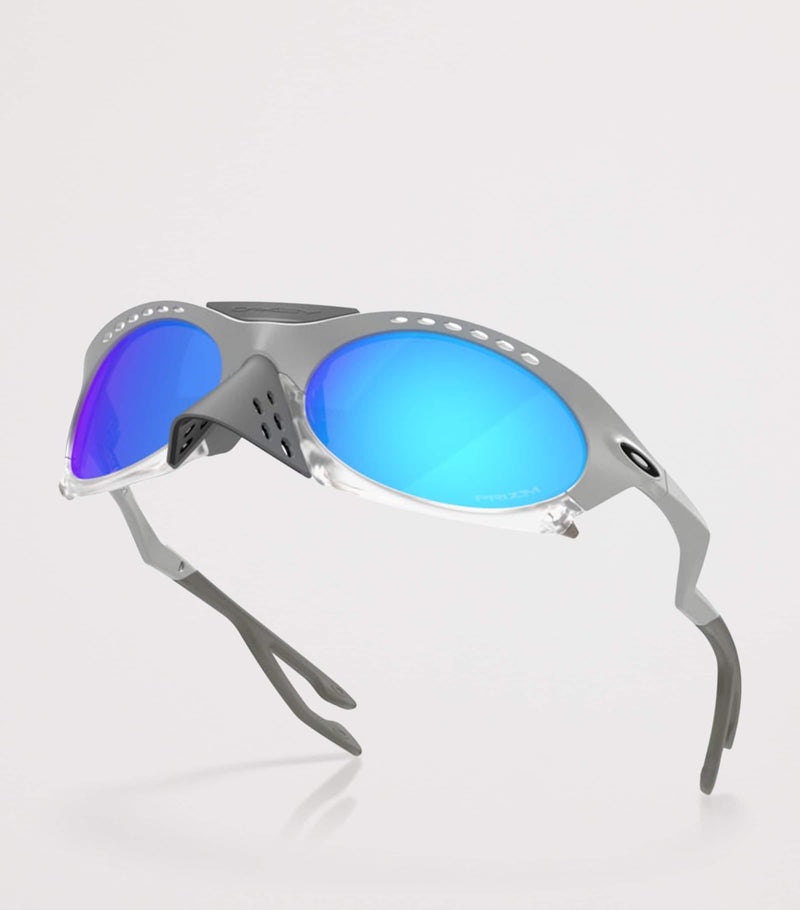 Oakley Plantaris oval sunglasses with Switchlock technology (British brand)