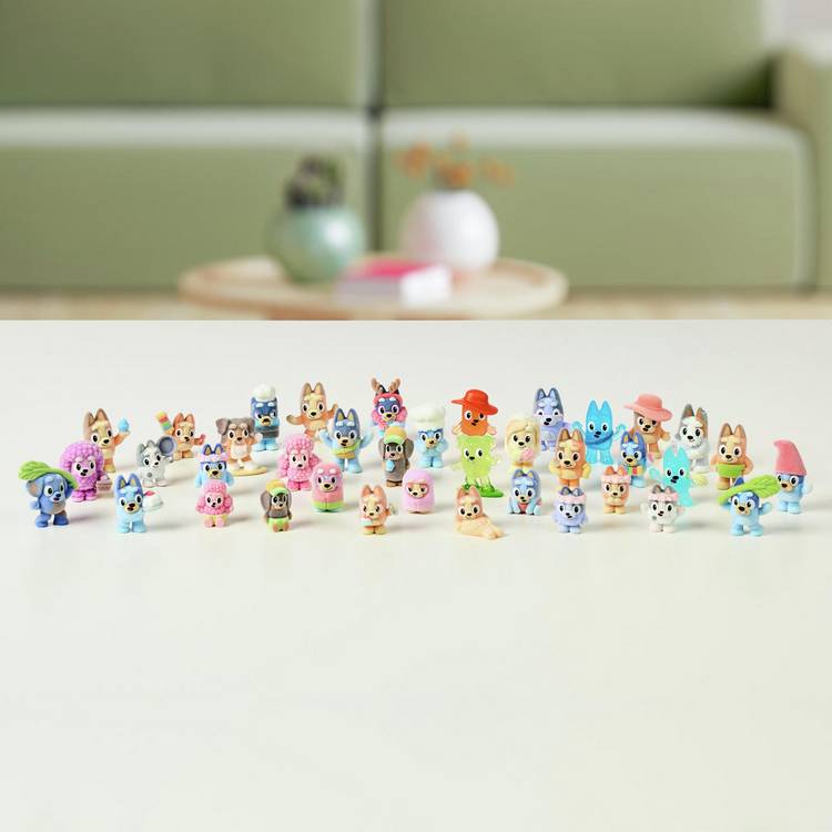 Bluey Fuzzies deluxe collectible figure set, flocked finish - British brand