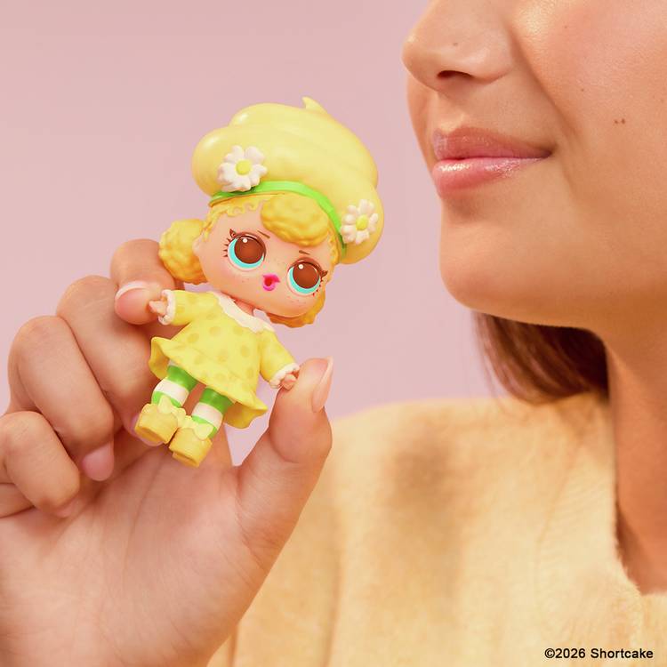 L.O.L. Surprise Strawberry Shortcake collectible doll 9cm (British brand)