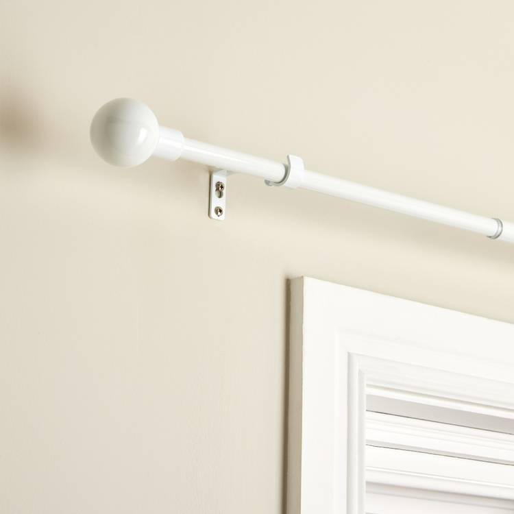 Home Essentials white extendable curtain pole 70-120cm, UK version