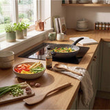 Salter PFAS-free aluminium wok 28cm with lid, UK version