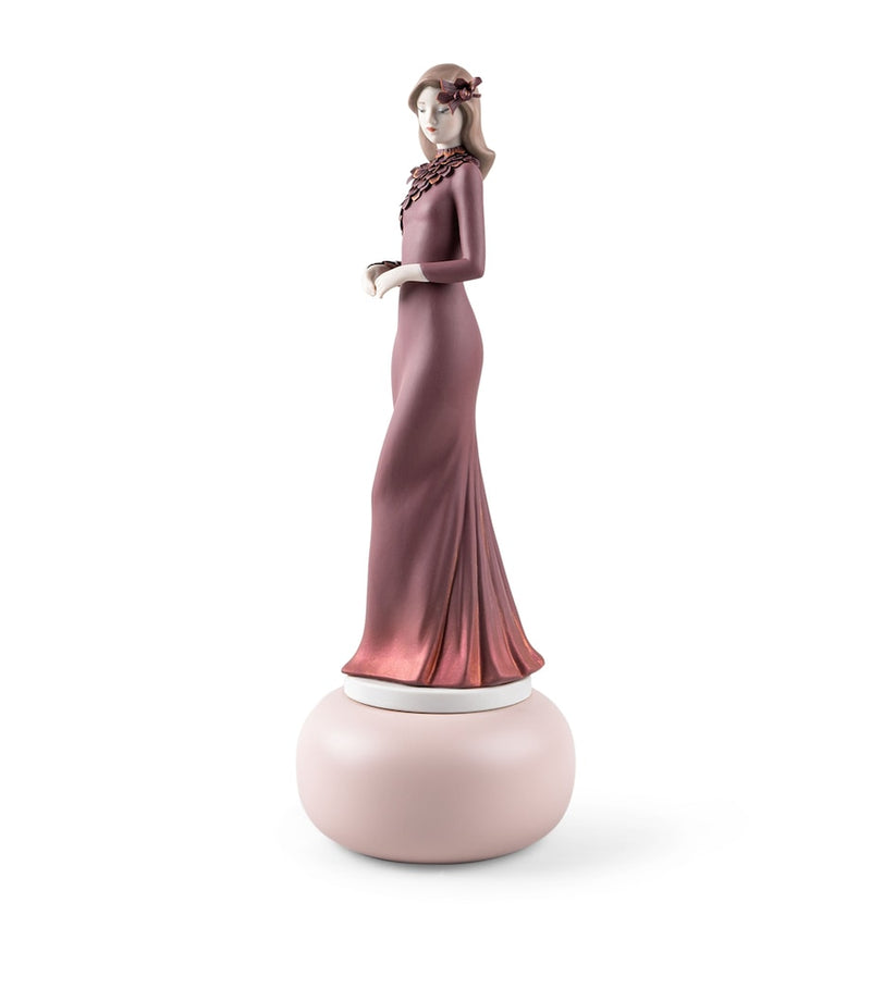 Lladró porcelain figurine Haute Allure Timeless Style H38cm, UK version
