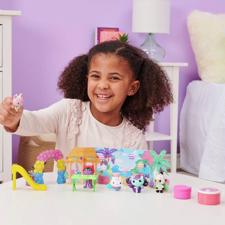 Gabby's Dollhouse Pandy Paws birthday gift set, UK version