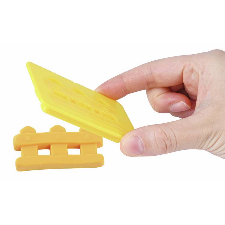Chad Valley dough farmhouse set with animal moulds - British product