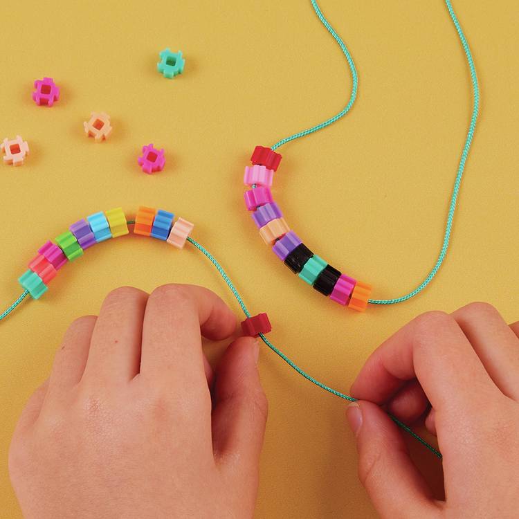 Simbrix Pixel Art Jewellery Set craft kit, UK version