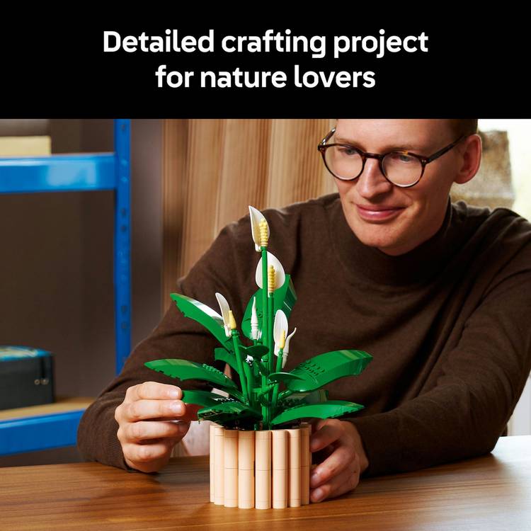 LEGO Botanicals Peace Lily building set 474 pieces (British brand)