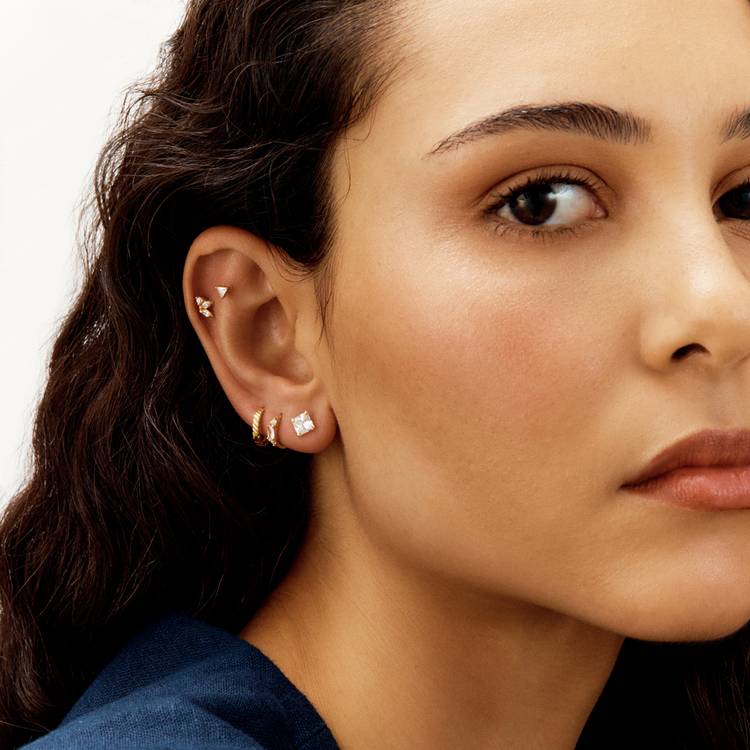Revere gold plated sterling silver 3 stone flatback earring (British brand)