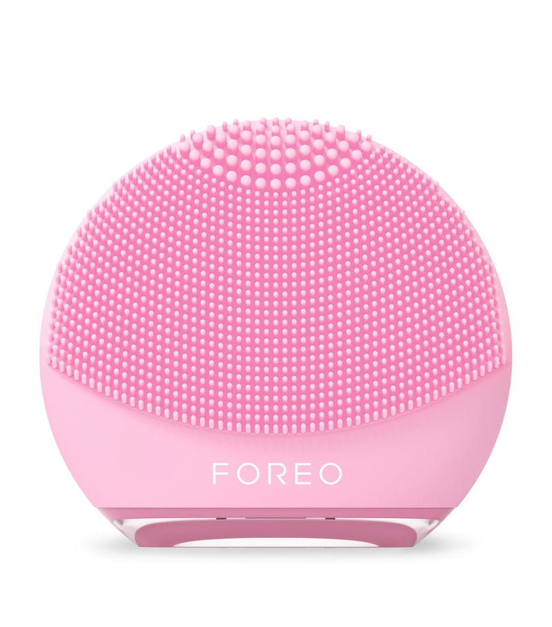 Foreo Luna 4 Play facial cleansing brush - British product