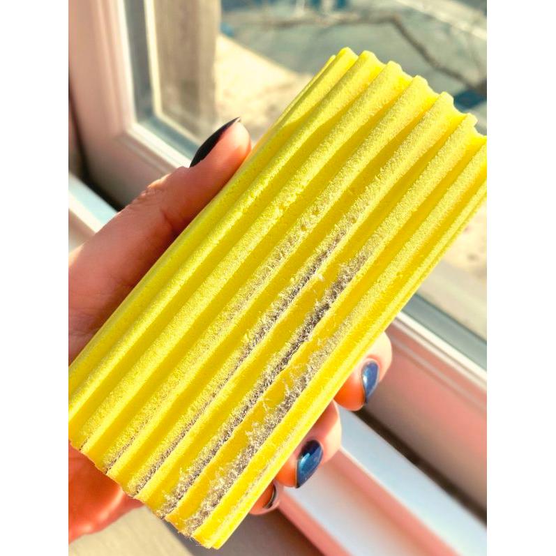 Scrub Daddy Damp Duster household cleaning sponge tool (British brand)