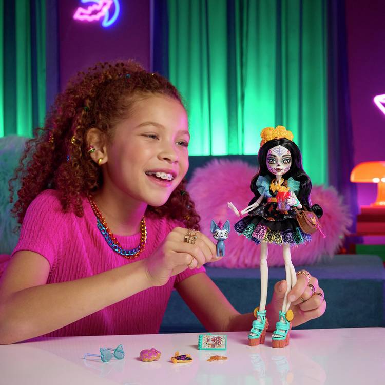 Monster High Skelita Calaveras doll with pet and accessories, imported from the UK