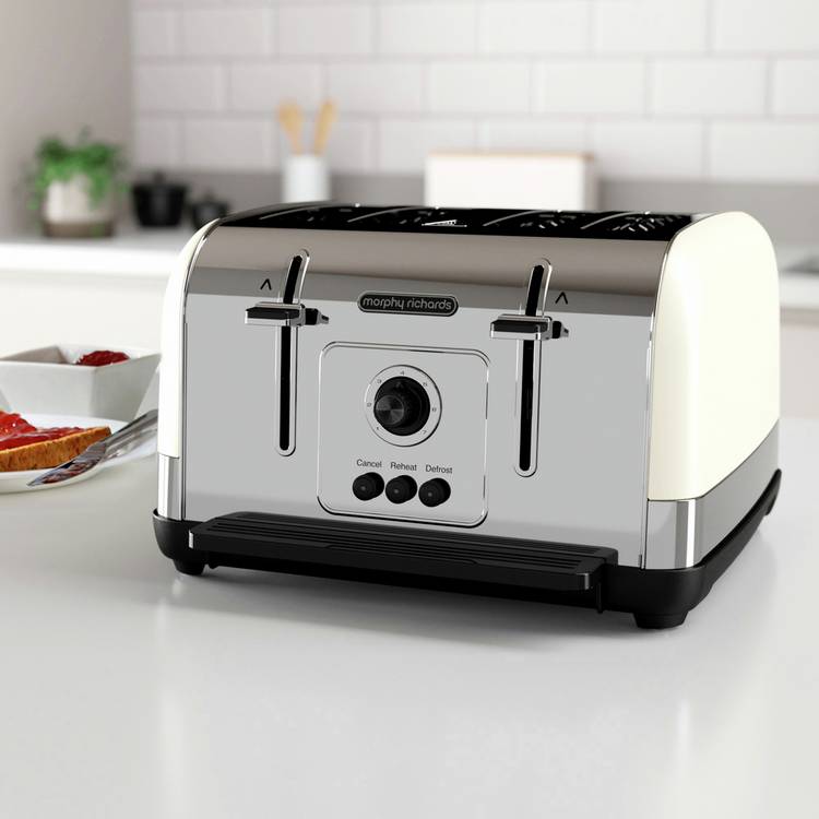 Morphy Richards Venture 4 slice toaster cream, UK version
