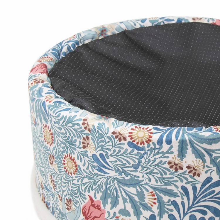 Morris & Co. Bower Print pet bed small, UK version