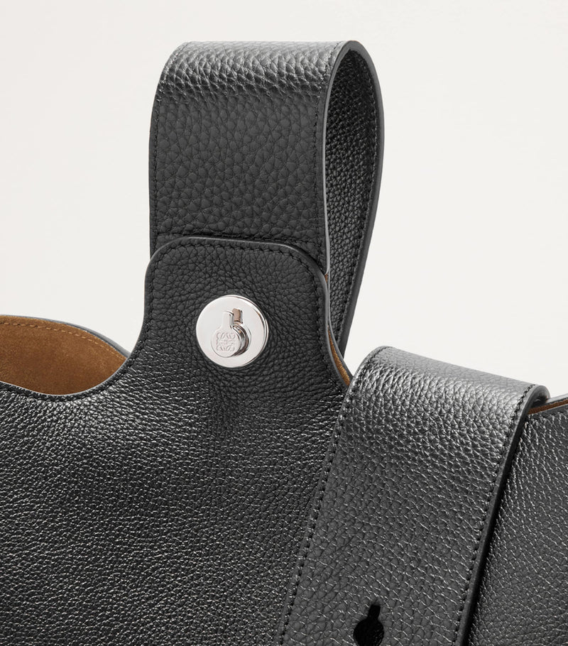 LOEWE Large Leather Pebble Bucket Bag H33cm (British brand)