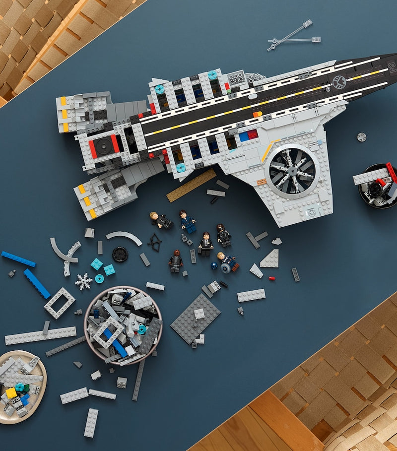 LEGO Marvel S.H.I.E.L.D. Helicarrier model 76354 building set - British product