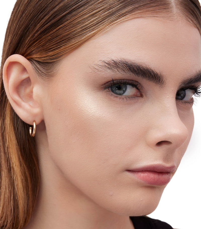 YSL All Hours Hyper Luminize highlighter (British brand)