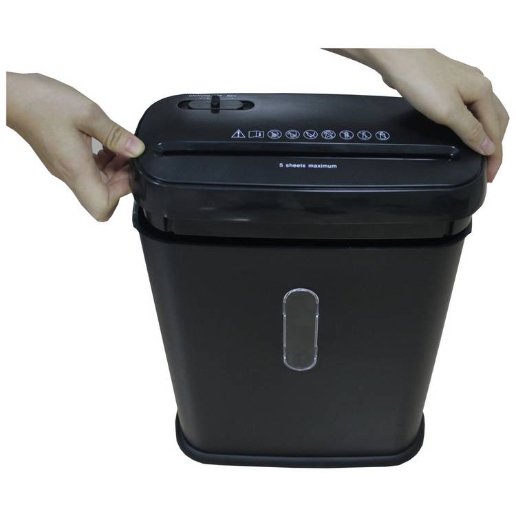Pro Action 5 sheet strip cut shredder with 10 litre basket, imported from the UK