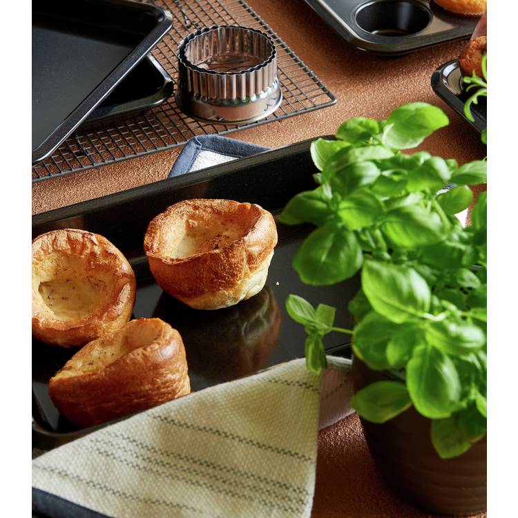 Habitat roasting tin with pouring lip large (British brand)