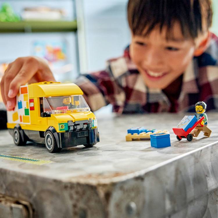 LEGO City Van building toy with 276 pieces (British brand)