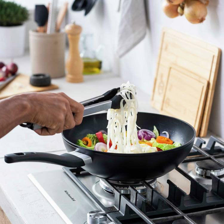 MasterChef 28cm aluminium non-stick wok (British brand)