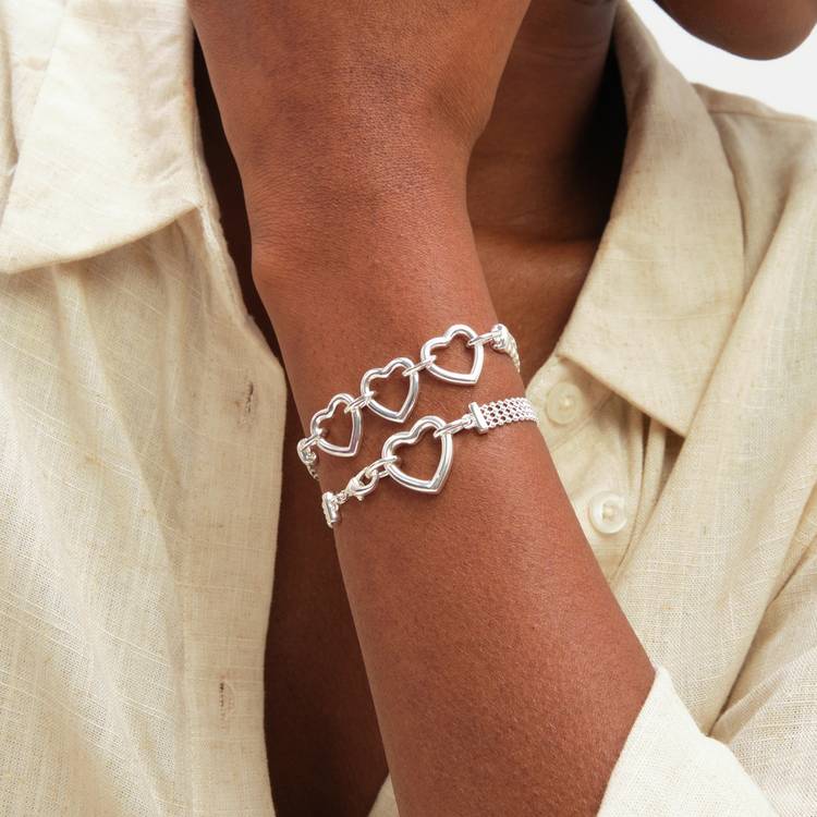 Inicio silver plated mesh heart clasp bracelet 18cm - British product