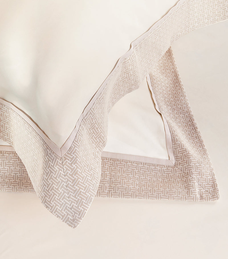 Geometric Print Super King Flat Sheet 270cm x 300cm